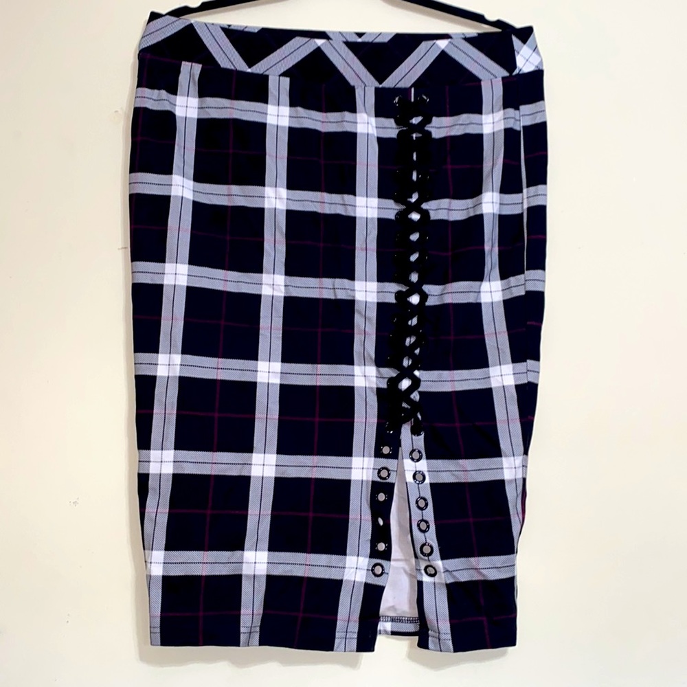 Torrid black white pencil skirts plus size NWT